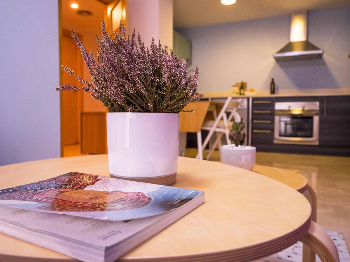 Two Bedroom Stylish Studio, 5 Minutes Walk From The Beach Lloret de Mar Exterior foto