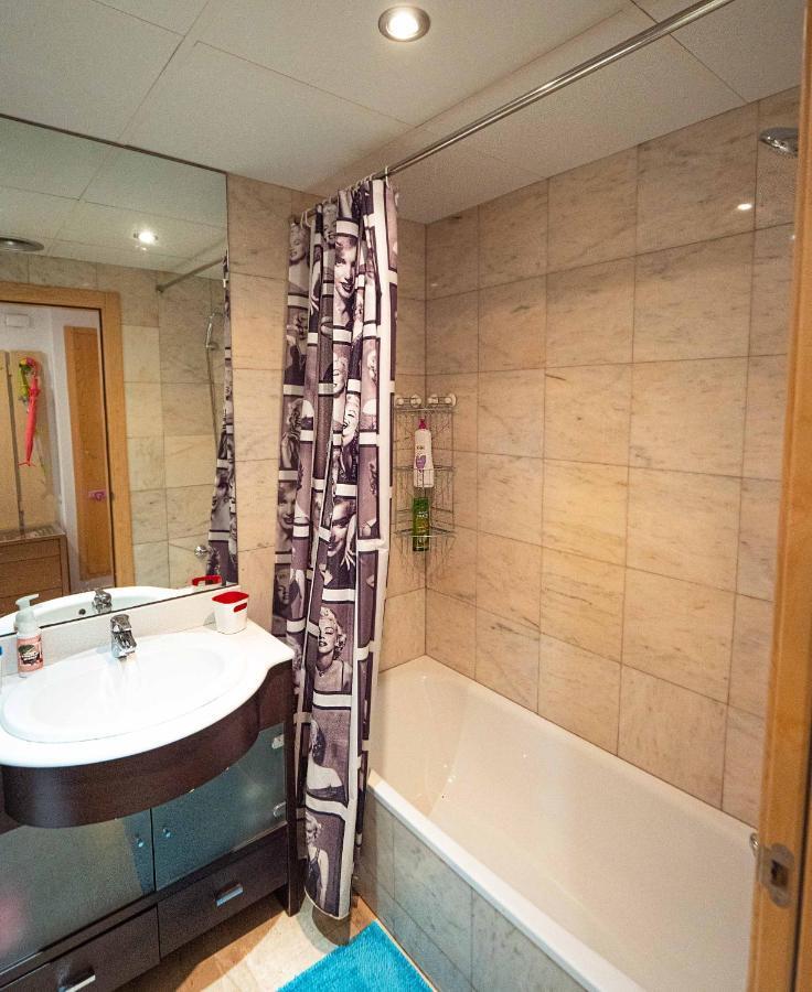 Two Bedroom Stylish Studio, 5 Minutes Walk From The Beach Lloret de Mar Exterior foto